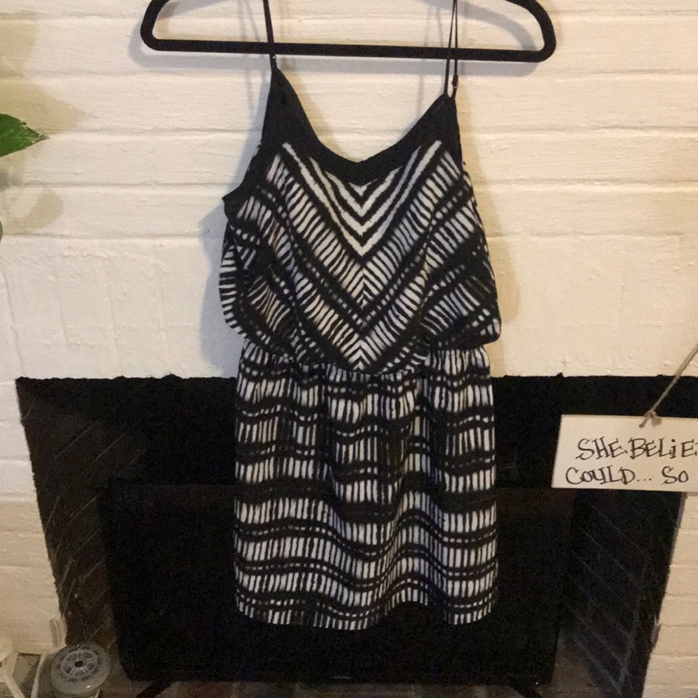 Black/white sundress - Sz M